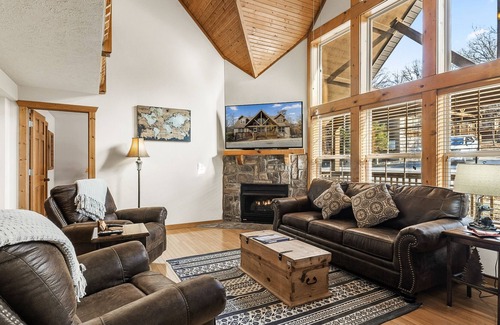 Reeds Spring Cabin | Timber Lodge 4 Bedroom Home by Redawning