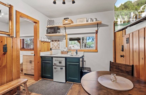 Colorado Springs Cabin | Timber Lodge Cabin 6