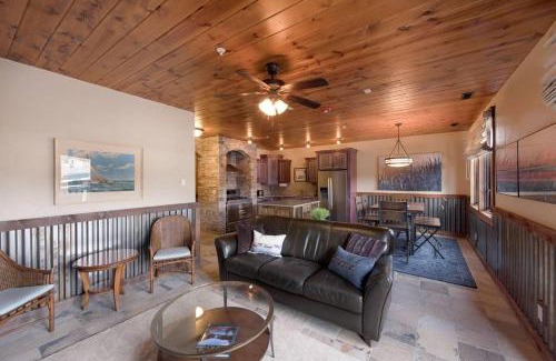 McCall House | TimberCrest Downtown Lakeview Condo South by Casago McCall - Donerightmanagement