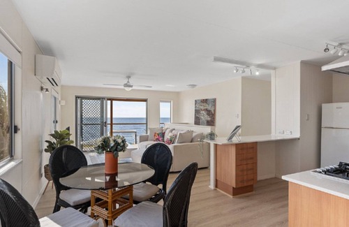 Beachmere House | Time to Drift, Time to Reset