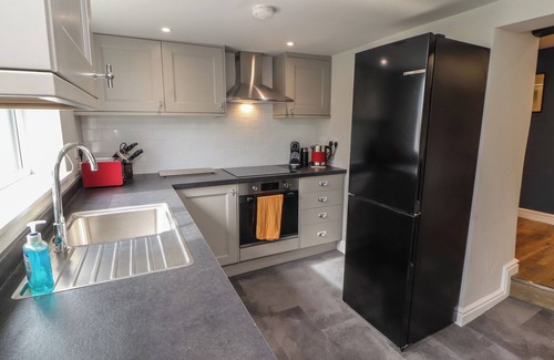 Warton Cottage | TIMEKEEPER'S COTTAGE, pet friendly, with open fire in Carnforth