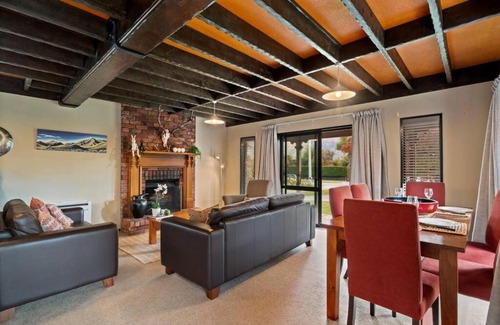 Wanaka House | Timeless on Beacon
