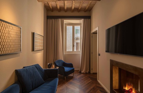Old Town House | Times Suites & Bar