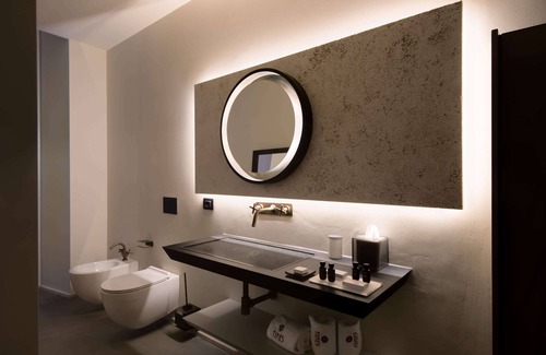 Old Town House | Times Suites & Bar