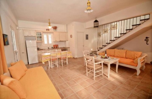 Agios Kirykos House | Timessa Maisonette in Agios Kirikos
