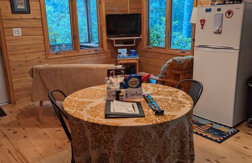 Lubec Cabin | Tiny cabin BIG CHARM/Military discount/Fire pit/ Beach/No pet fee
