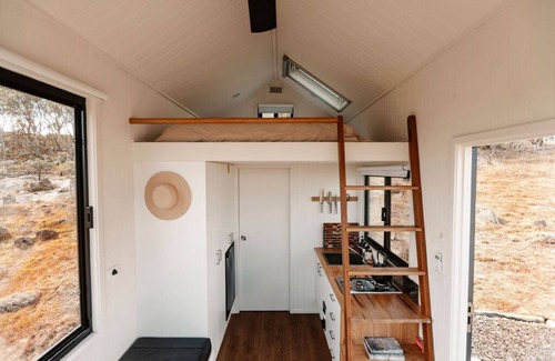 Belbora Cabin | Tiny Elsie Summary: S