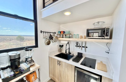 Kanab House | Tiny Home w/Panoramic Views, Hot Tub, Near Zion