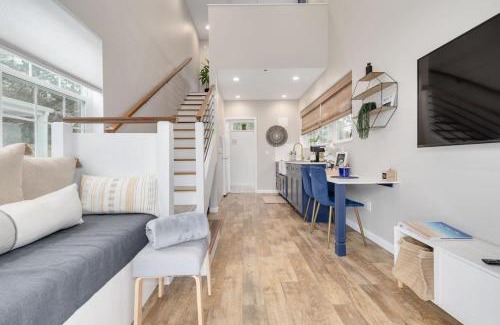 Downtown Dunedin House | Tiny Home with Pool in Heart of DT Dunedin