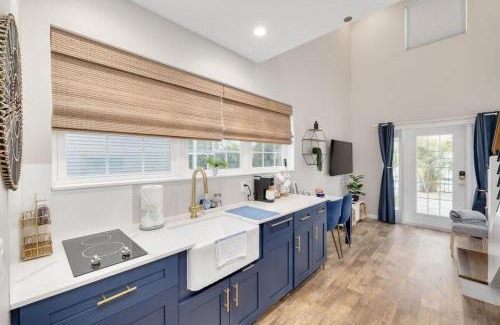 Downtown Dunedin House | Tiny Home with Pool in Heart of DT Dunedin