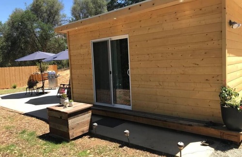 Squaw Valley House | Tiny House for 2 near Kings Canyon NP