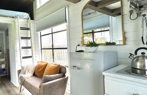 Buena Vista Cottage | Tiny House Near Miami Design District