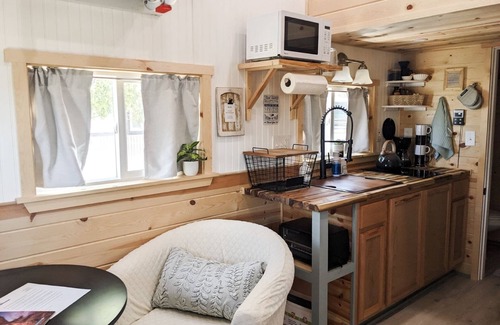 Farmington House | Tiny House - Vista Retreat