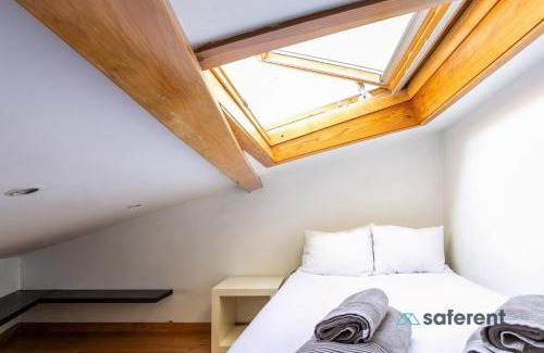 Sao Bento Apartment | Tiny little home in the city centre