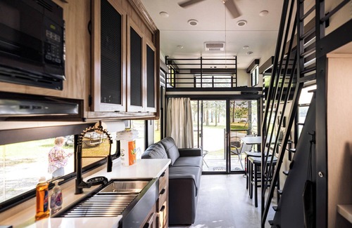 Nevis House | Tiny RV Escape with Stunning Lake Views, AC, WiFi