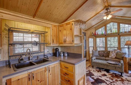 Ruidoso House | Tiny Timber House - Hot tub - Cabin
