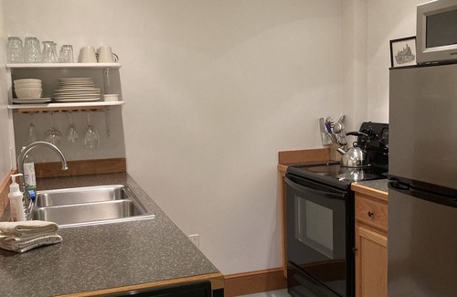 Belfast Apartment | Tiny Tuck-in - Downtown Belfast