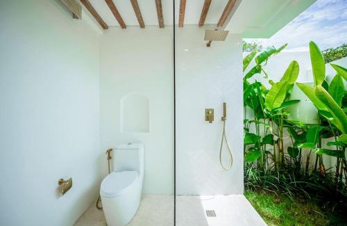 Beraban Villa | Tiny Villa Nyanyi - Architectural House 4 mins from Beach