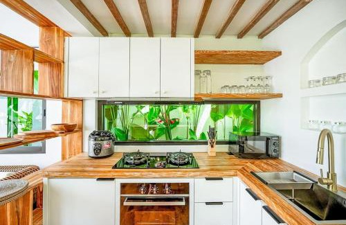 Beraban Villa | Tiny Villa Nyanyi - Architectural House 4 mins from Beach