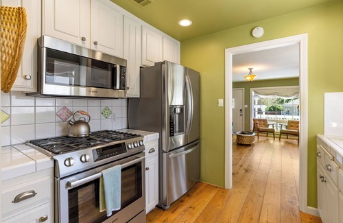 Paso Robles Cottage | Tipsyon12th |Walk2DT| Pet friendly