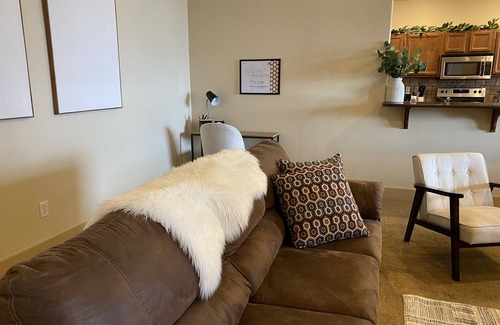 Twin Falls House | TJ Rancher home, private yard, king beds, 2.5 bath