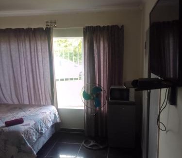 Ekurhuleni House | TL YAHWEH GUEST HOUSE