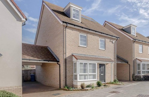 Stanford-le-Hope House | tms Cheerful 5bdr House! Thurrock! Free Parking!
