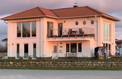 Trent House | To"n Lüchtfüer Comfortable holiday residence