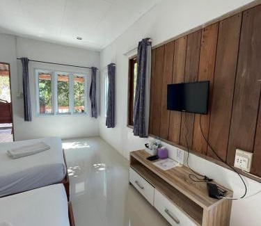 Ranong Bed & Breakfast | To sea bed&breakfast by nitipornresort