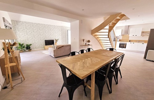Chateauneuf-sur-Charente House | To the sound of water, garden side