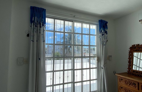 San Miguel House | Toadfish House