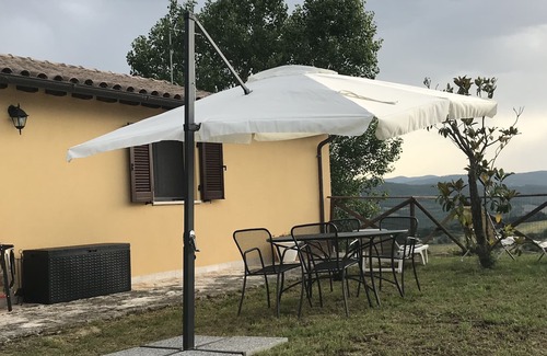 Rosceto House | Todi, Umbria, Country House with 2500 sq m land and view over the valley.