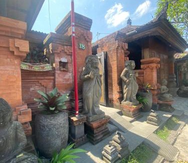 Kutuh Kaja House | Togog Polos Homestay Ubud Near Ubud Center