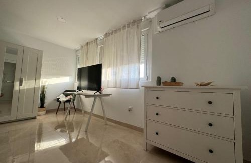 Almeria House | Tokyo Rooms Monsul Habitación PREMIUM con baño privado