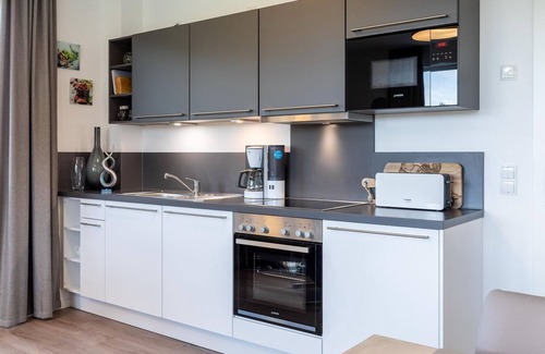 Boltenhagen Apartment | Tolles, Strandnahes Ferienapartment mit Schönem Balkon und Blick Über die Felder - Aparthotel