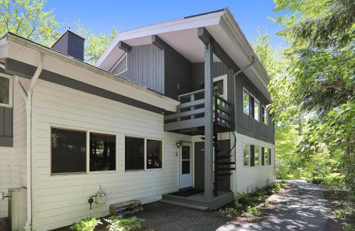 Stowe Area House | Tollhouse 10B