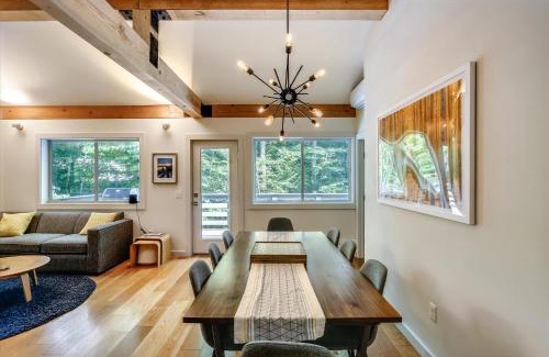 Stowe Area House | Tollhouse 10C: 3 br, ski-in/ski-out, woodstove, free ski shuttle, a/c, summer pool