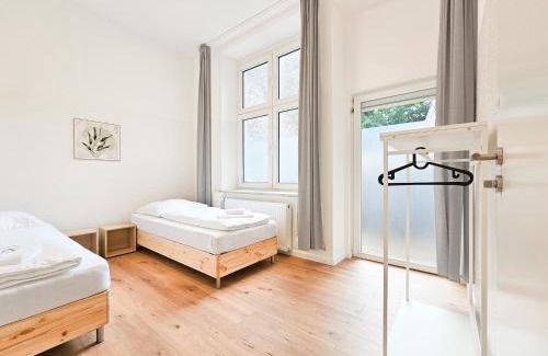 Hochfeld Apartment | Tolstov Apartments - 2 Zimmer Wohnung mit Terrasse - 25 Min Messe DUS