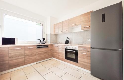 Buchholz Apartment | Tolstov Apartments - 3 Room Apartments with Balcony - 25 min Messe DUS