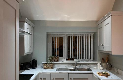Newcastle Apartment | Tonn Ruray Sea View Luxury 2 Bed Apartment