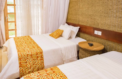 Fort Portal Hotel | Tooro Fairway Hotel