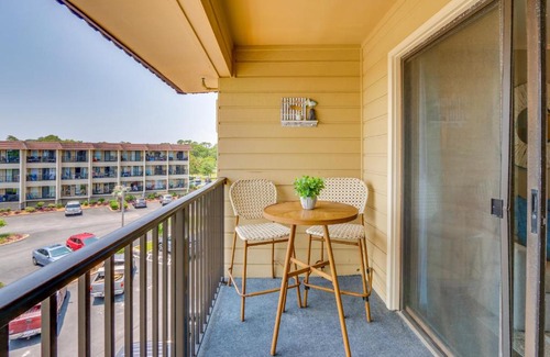 Folly Field Apartment | Top-Floor Condo with Ocean Views in Hilton Head!