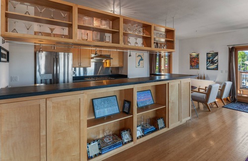 Sandpoint Condo | Top-Floor Condo in Downtown Sandpoint - Sleeps 6