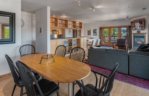 Sandpoint Condo | Top-Floor Condo in Downtown Sandpoint - Sleeps 6