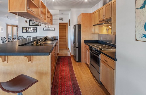 Sandpoint Condo | Top-Floor Condo in Downtown Sandpoint - Sleeps 6
