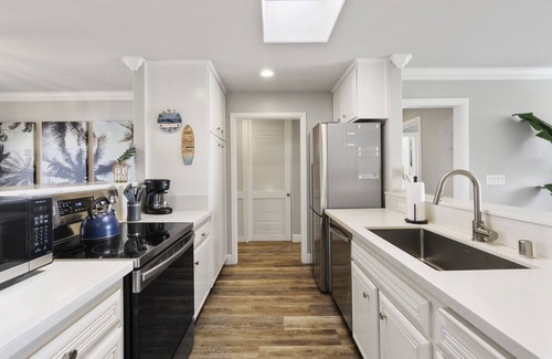 Newport Beach Condo | Top floor condo overlooking the ocean