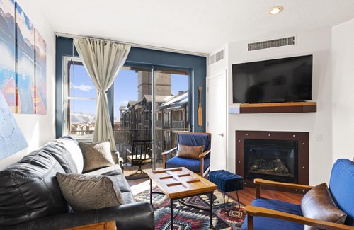 Park City Apartment | Top Floor Deer Valley Gondola Lakefront Condo- Great views