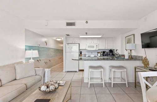 Daytona Beach Shores Apartment | Top Floor Oceanfront Condo w Pool Beach Access