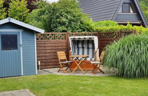 Damp House | Top furnishing, by the beach