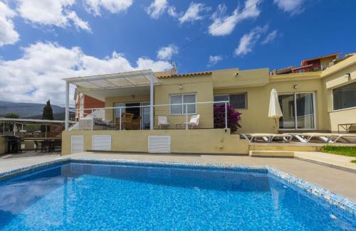 Tabaiba House | Top Luxury Villa to the Ocean